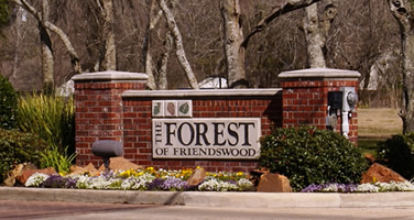 Picture of the main enterance to The Forest of Friendswood subdivision in Friendswood, Texas 77546.